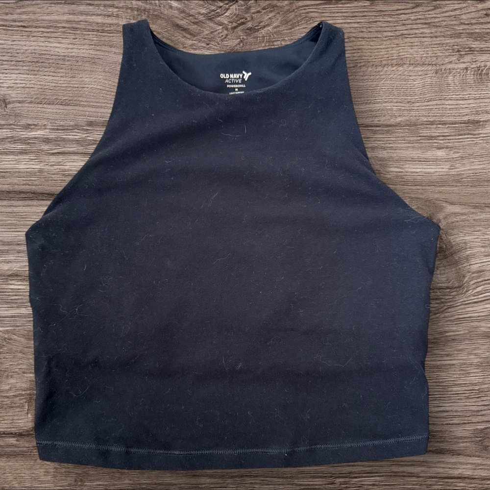 Old Navy women’s Powerchill sorts bra/athletic top size Medium